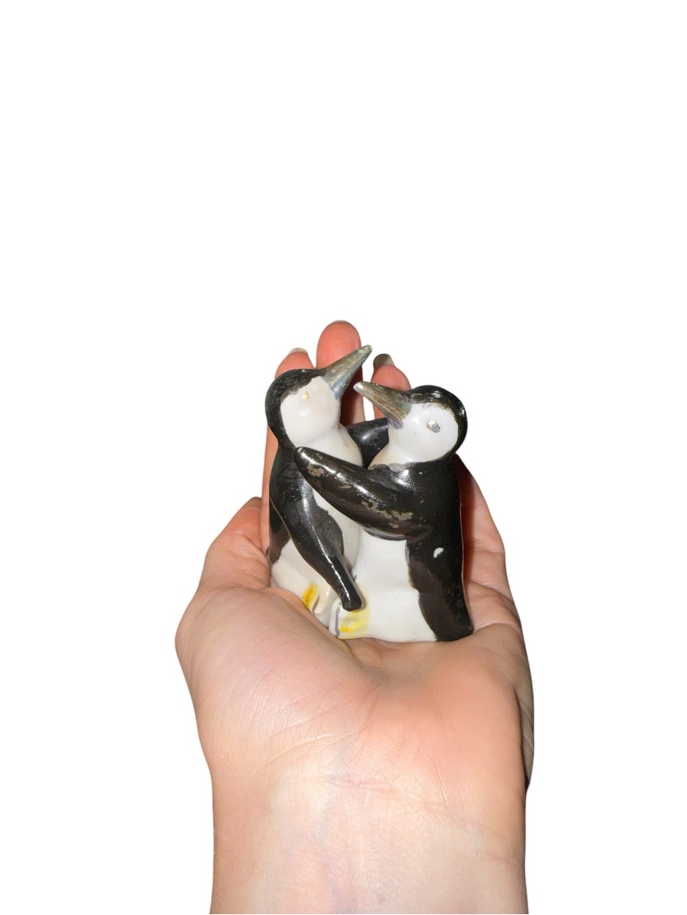 Vintage hugging penguin salt and pepper shakers
